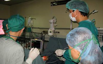 Cơ hội sống cho trẻ bị dị tật tho&#225;t vị cơ ho&#224;nh bẩm sinh